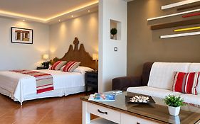 Studio Orient Bay